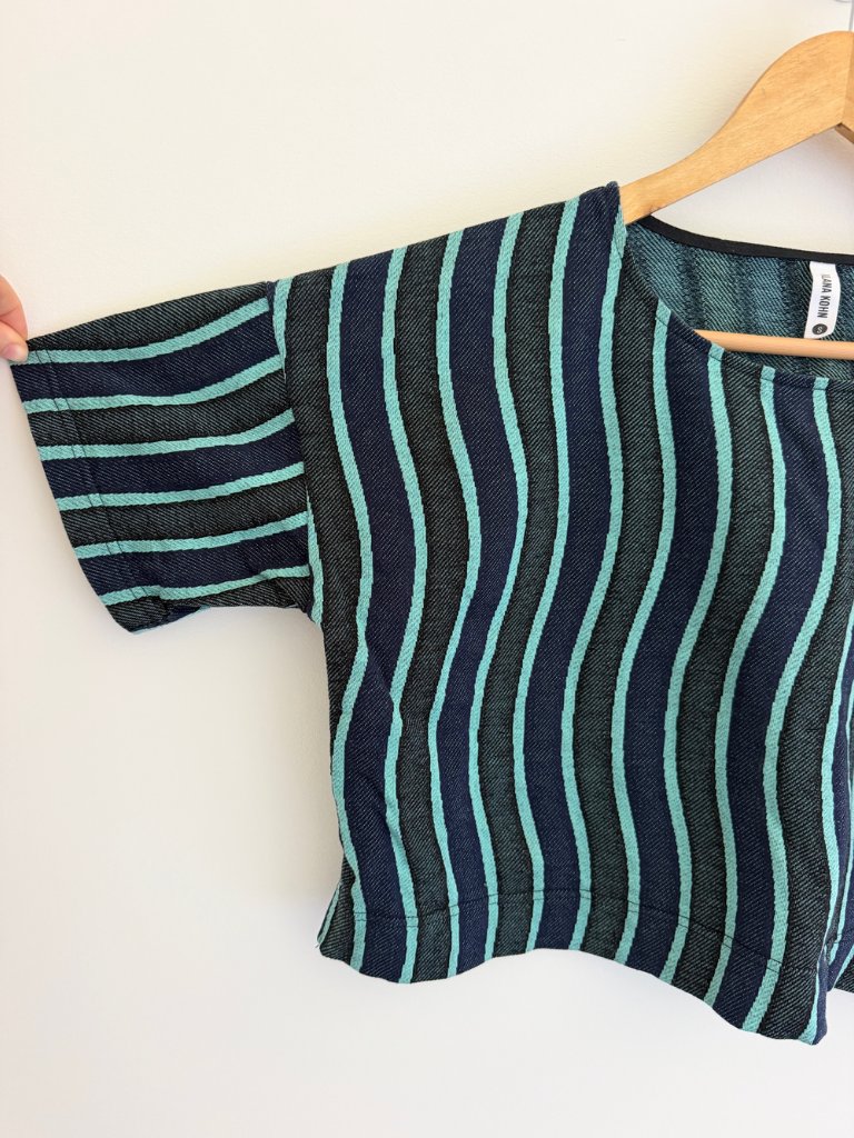 Ilana Kohn Noa Crop Tee Waves Print Navy Teal Boxy Short Sleeve Size S — image 3 of 4